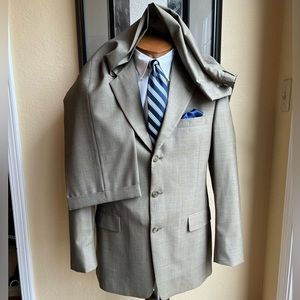 Hart Schaffner & Marx All Wool 2 Pc Tan Windowpane Suit Size 40R Slacks W33 L29